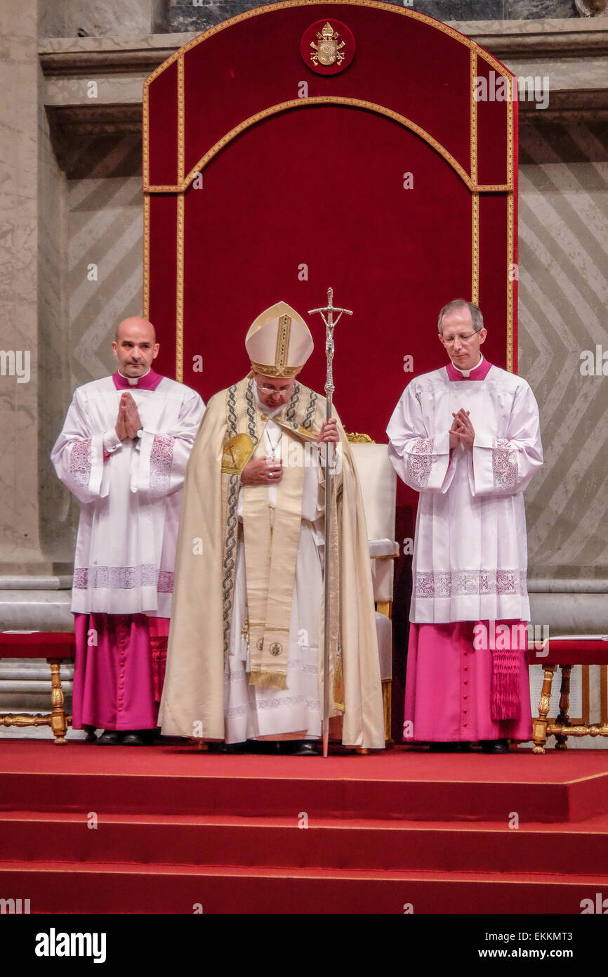 St. Peter`s Basilica, Vatican City. 11th April, 2015. Pope Francis Ceremony publication Papal Bull Holy Year of Mercy Credit:  Realy Easy Star/Alamy Live News Stock Photo